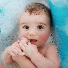 Kąpiel noworodka. Jak zmierzyć temperaturę wody?